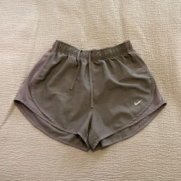 EUC Ladies‎ Nike Running shorts small gray - Picture 1 of 2